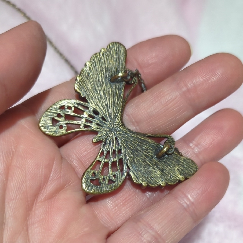 Elegant Bronze Butterfly Pendant Necklace – Vintage Charm - Picture 11 of 12